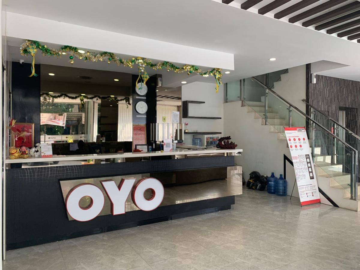 Oyo 676 ホテル オーサカ Batam エクステリア 写真