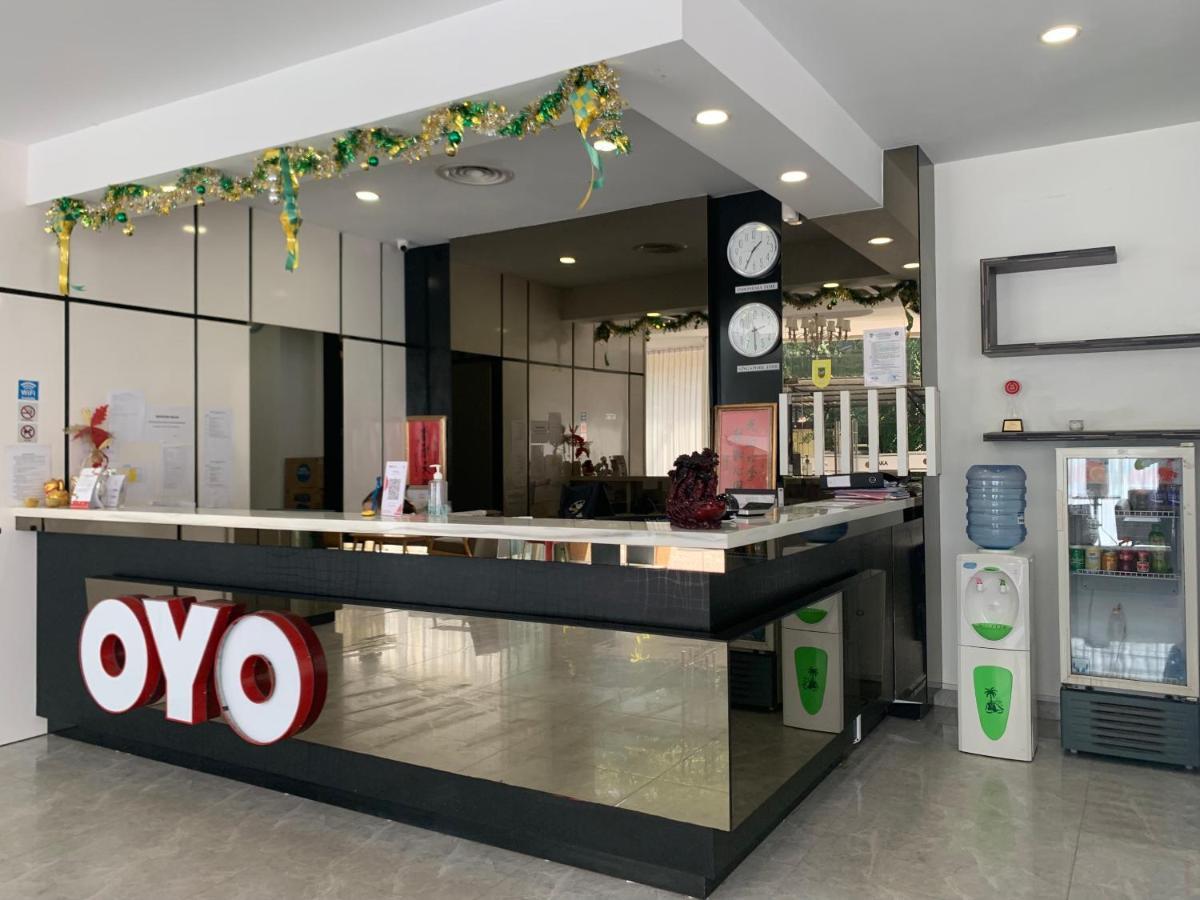 Oyo 676 ホテル オーサカ Batam エクステリア 写真